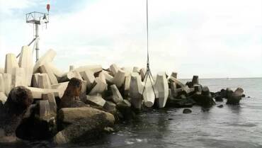 Breakwaters & Seaports
